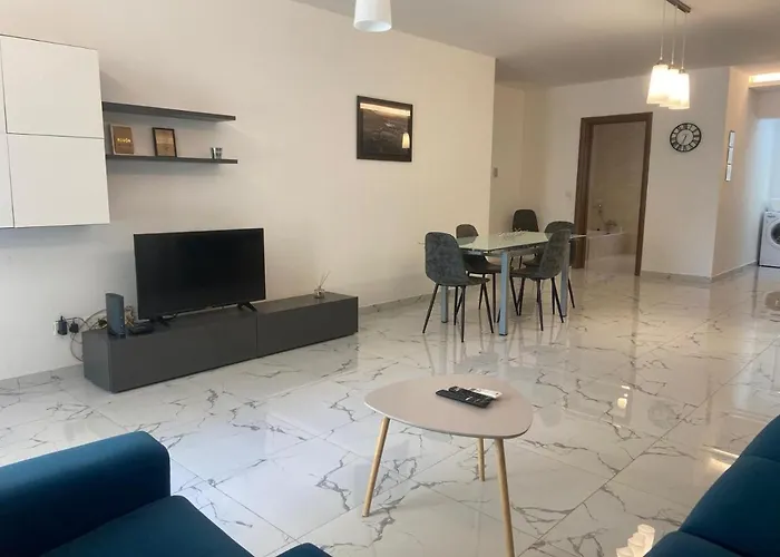 Centrally Located Apartamento *