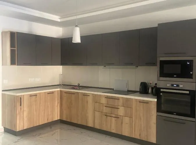 Centrally Located Apartamento *